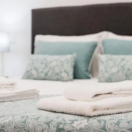 Lovelystay - 1br Flat W Ac And Balcony By Aliados פורטו