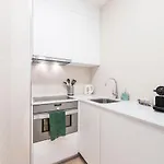 Lovelystay - 1br Flat W Ac And Balcony By Aliados Porto