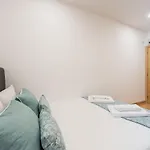 Lovelystay - 1br Flat W Ac And Balcony By Aliados *