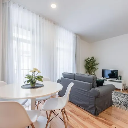 Lovelystay - 1br Flat W Ac&balcony By Aliados Apartament