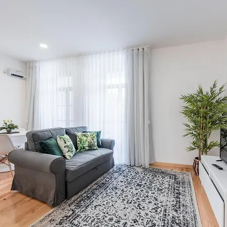 Lovelystay - 1br Flat W Ac&balcony By Aliados Apartament *