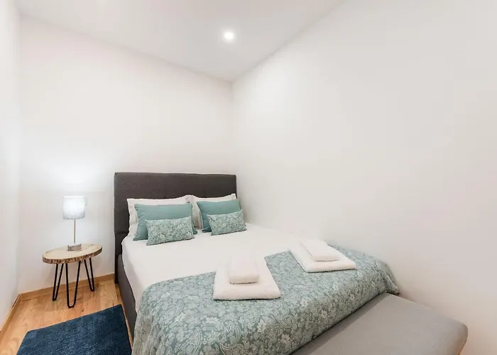 Apartment Lovelystay - 1br Flat W Ac And Balcony By Aliados Porto